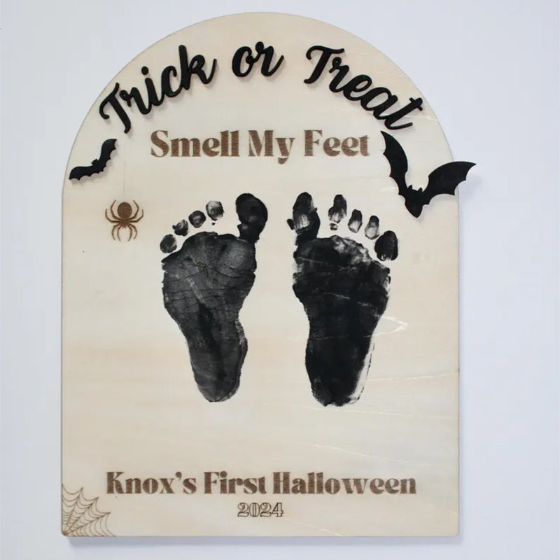 DIY Baby Trick or Treat Smell My Feet Decor Craft, Baby's First Halloween
