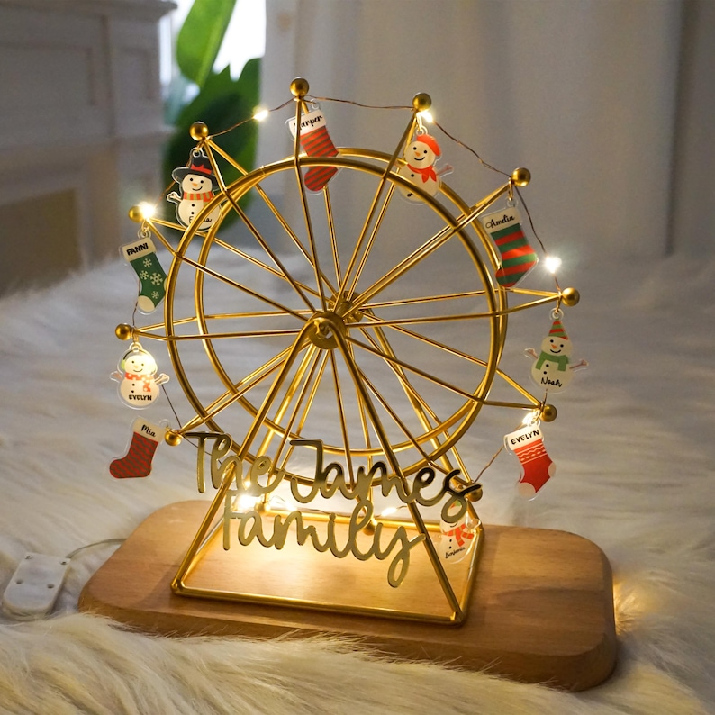 Personalized family Ferris wheel, family name hanging ornament with name