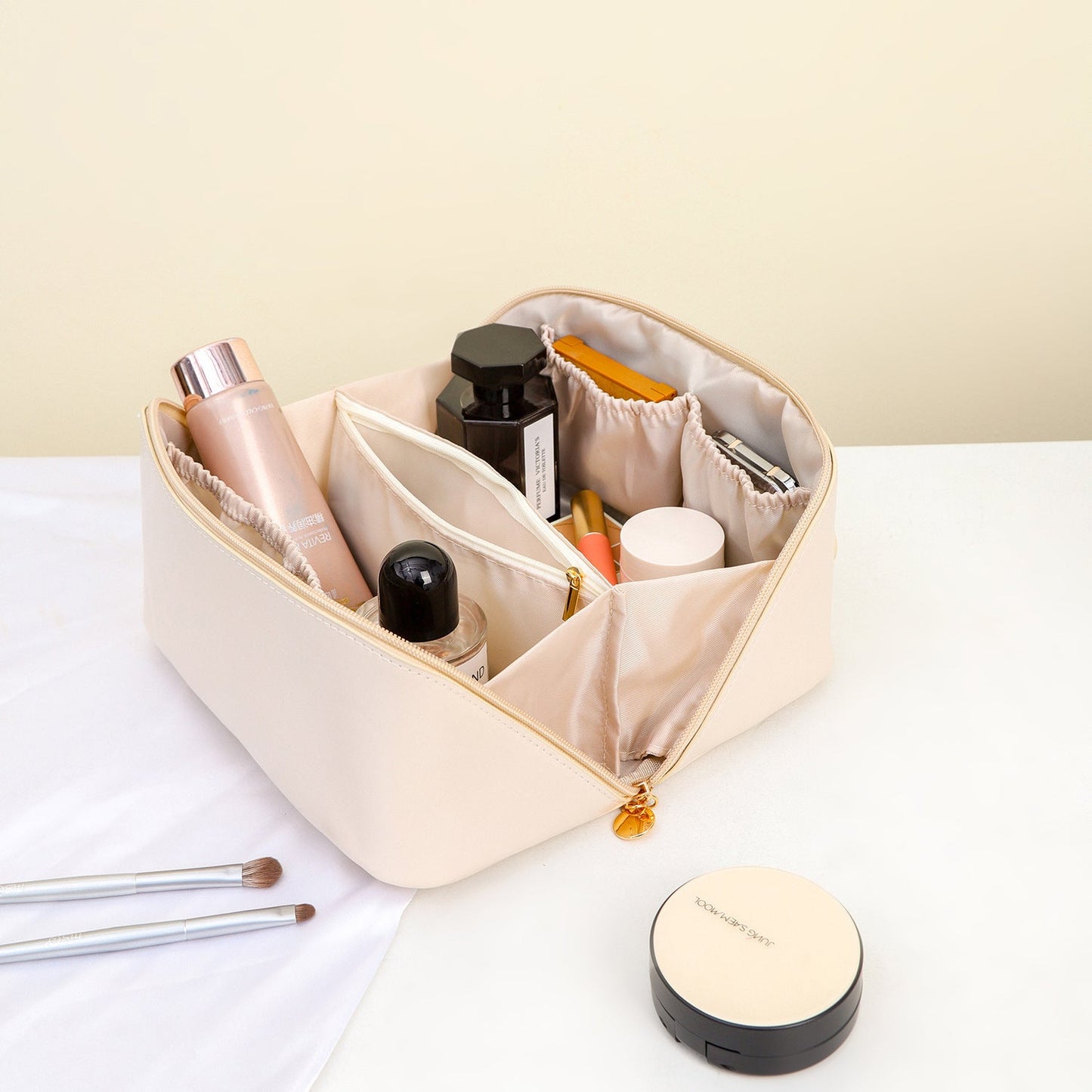 Personalized Makeup Bag, Mrs Pearls Cosmetic Bag, Toiletry Bag, Custom Bride Gift