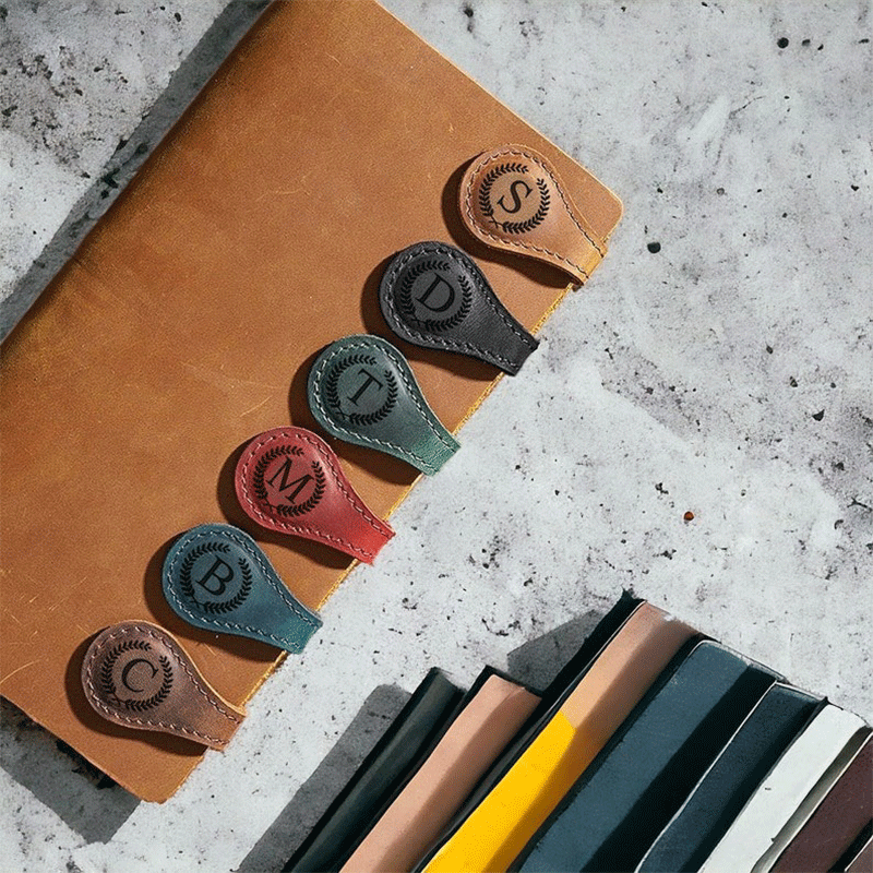 Customized Magnetic Leather Bookmark, Personalized Leather name Bookmark, Reader Gift