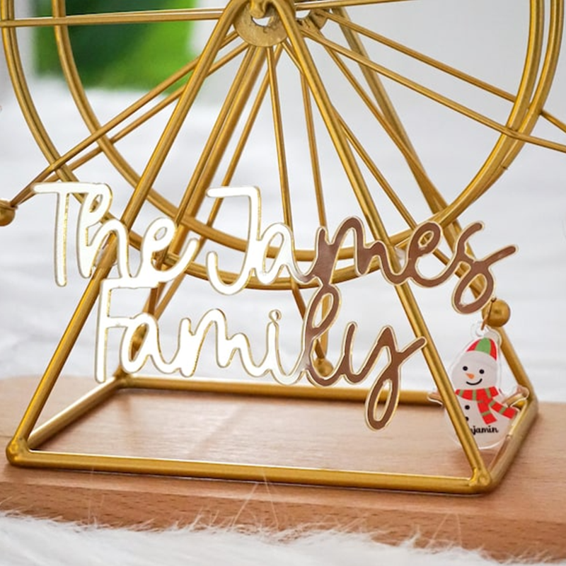 Personalized family Ferris wheel, family name hanging ornament with name