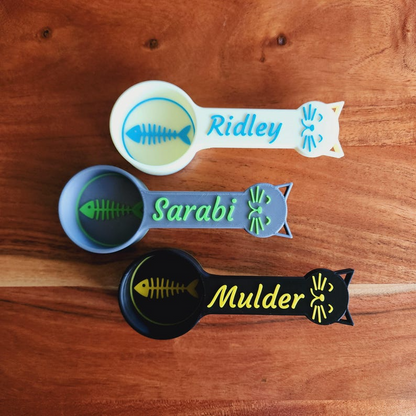 Personalized dog food scoops and cat food scoops