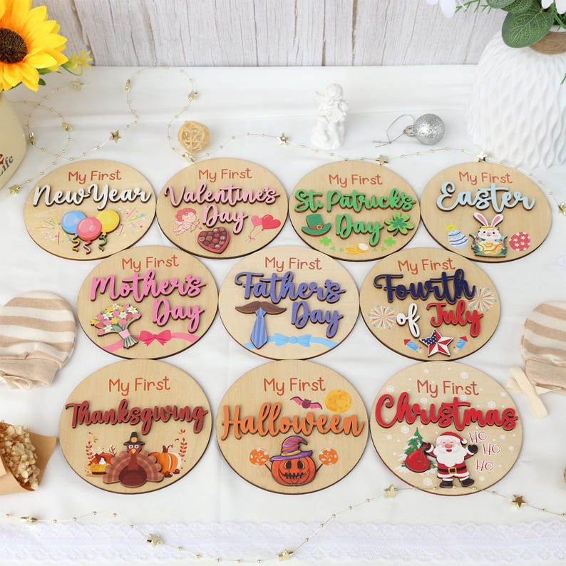 Baby's First Holiday Milestone Discs: Photo Prop Gift Set