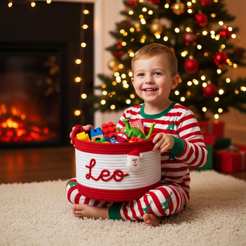 Personalized Christmas Basket: Custom Holiday Decor Gift