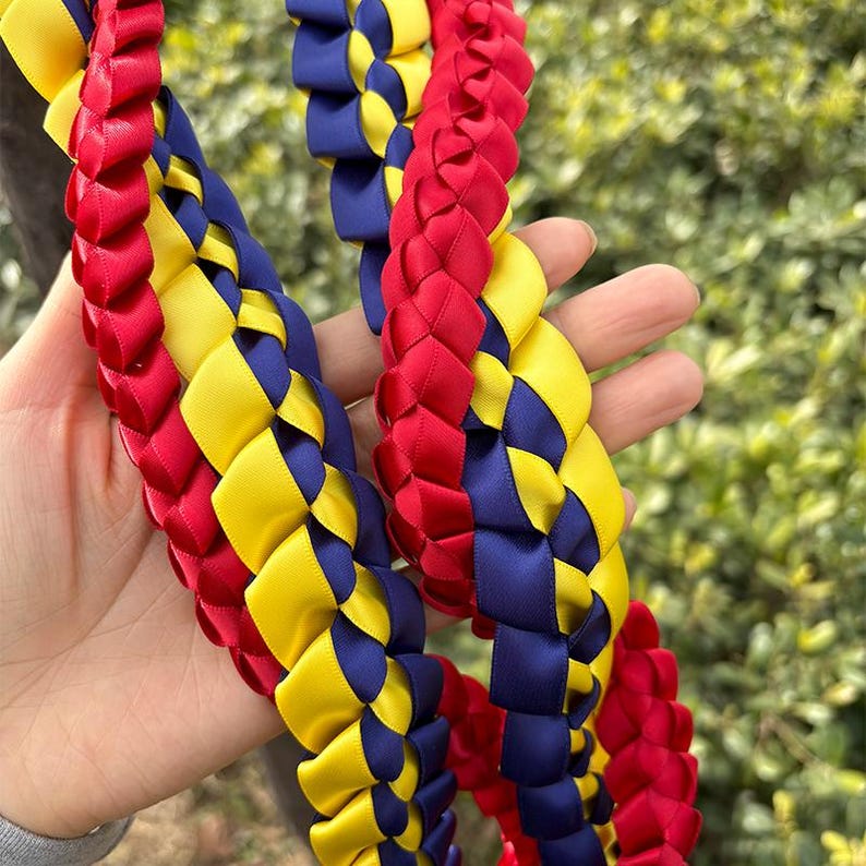 Personalized Tri-Color Graduation Lei, Custom 3 Ribbon Colors