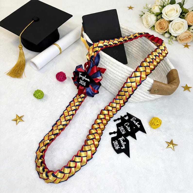Personalized Graduation Lei Class of 2026, Custom Name & Year Cap
